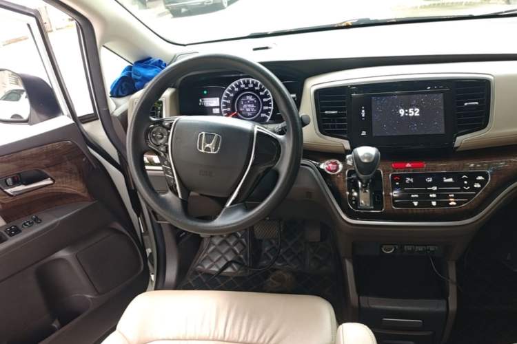 Used Honda Odyssey 2017 2.4L Luxury Edition Steering Wheel