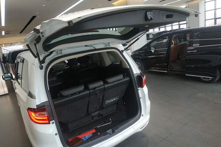 Used Honda Odyssey 2017 2.4L Smart Edition Trunk