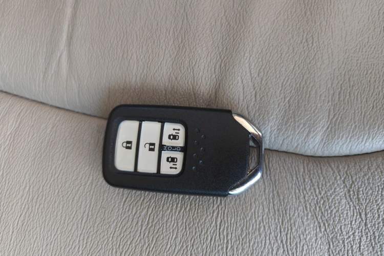 Used Honda Odyssey 2017 2.4L Luxury Edition Vehicle Key