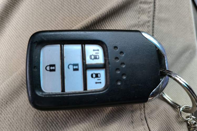 Used Honda Odyssey 2017 2.4L Luxury Edition Vehicle Key