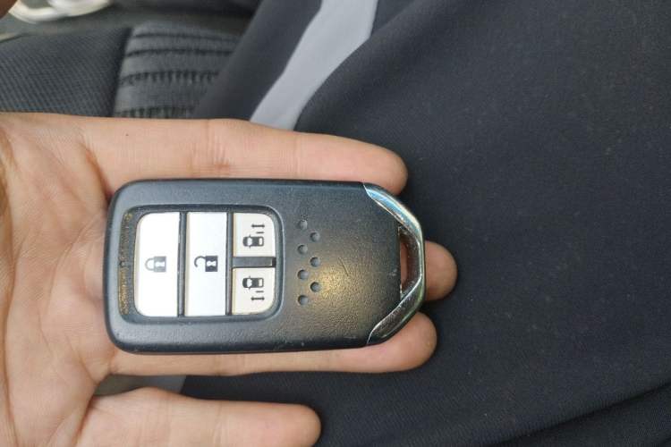 Used Honda Odyssey 2017 2.4L Luxury Edition Vehicle Key