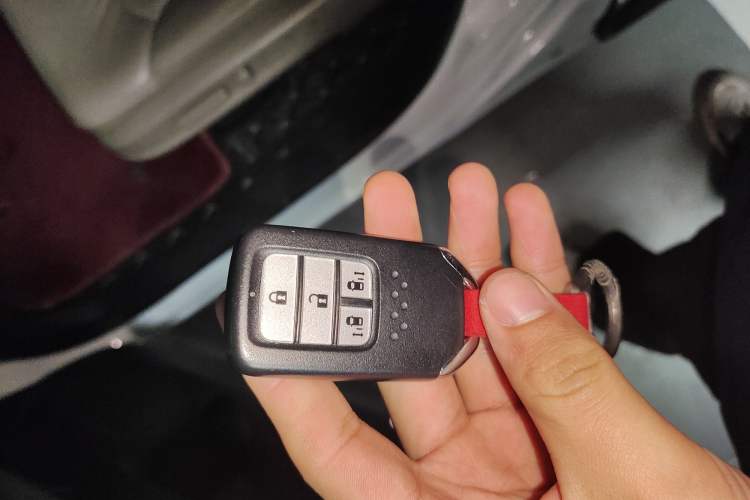 Used Honda Odyssey 2017 2.4L Luxury Edition Vehicle Key