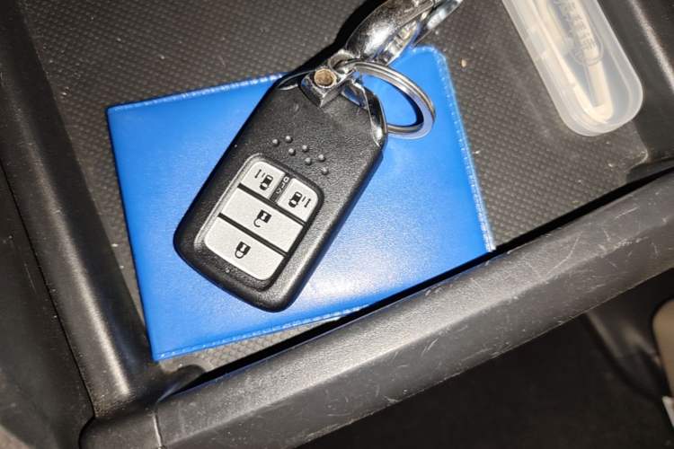 Used Honda Odyssey 2017 2.4L Luxury Edition Vehicle Key