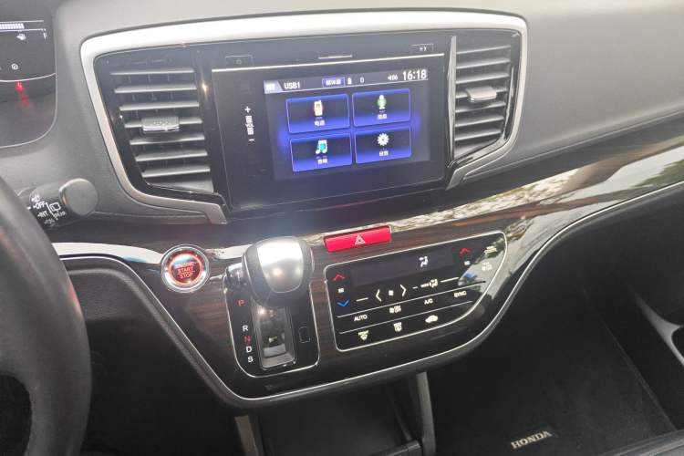 Used Honda Odyssey 2018 2.4L Smart Edition Audio And AC Panel