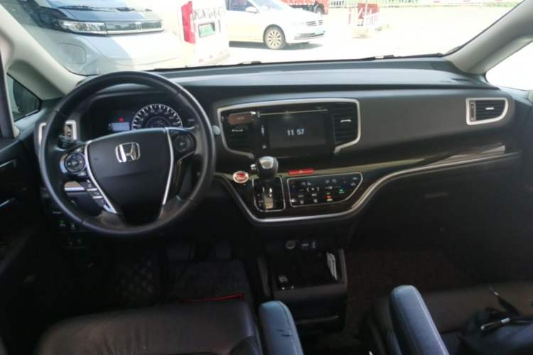Used Honda Odyssey 2018 2.4L Smart Edition Center Console