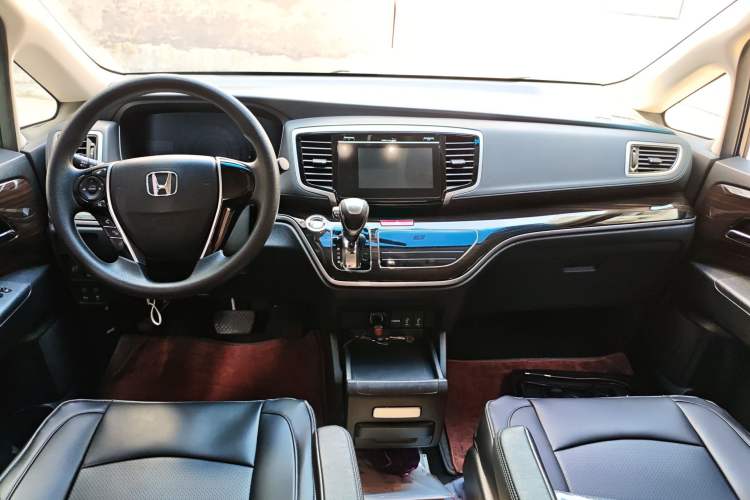 Used Honda Odyssey 2018 2.4L Luxury Edition Center Console