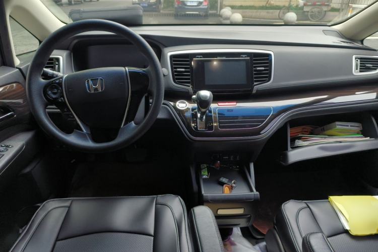 Used Honda Odyssey 2018 2.4L Luxury Edition Center Console