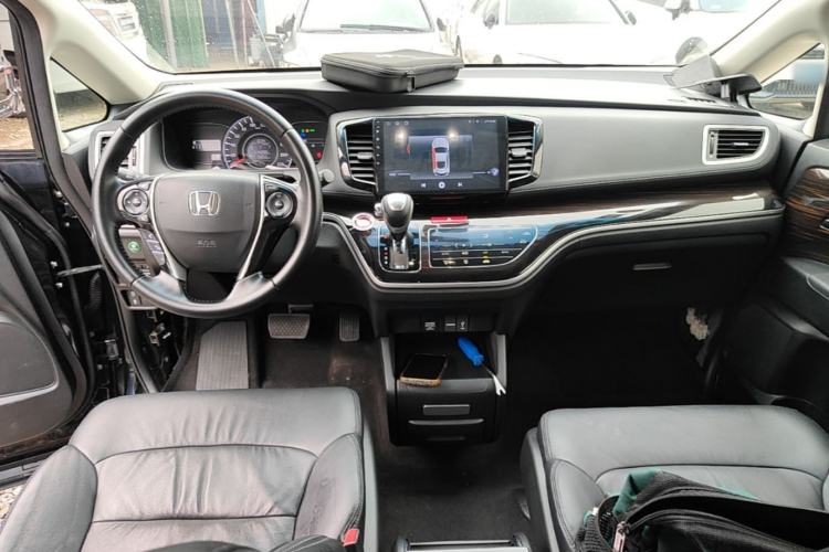 Used Honda Odyssey 2018 2.4L Smart Edition Center Console