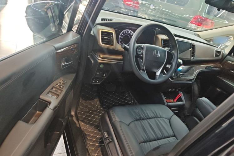 Used Honda Odyssey 2018 2.4L Comfort Version Driver Seat
