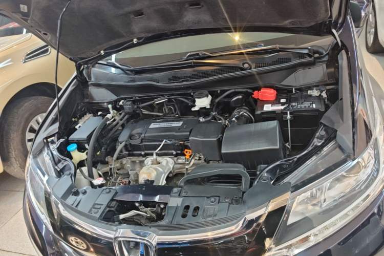 Used Honda Odyssey 2018 2.4L Comfort Version Engine Bay