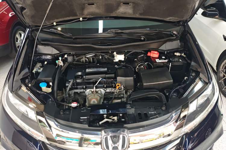 Used Honda Odyssey 2018 2.4L Comfort Version Engine Bay