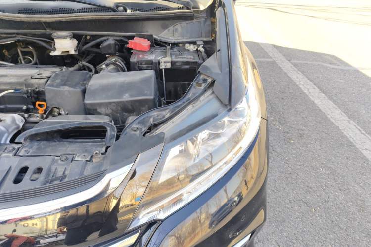 Used Honda Odyssey 2018 2.4L Smart Edition Engine Bay Left