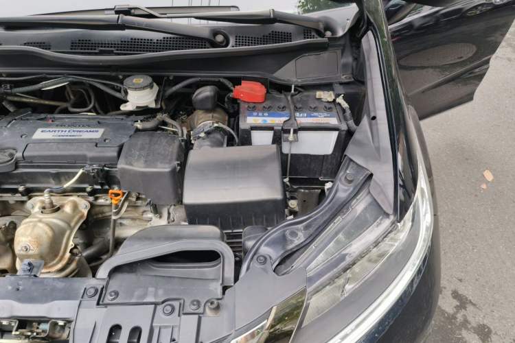 Used Honda Odyssey 2018 2.4L Luxury Edition Engine Bay Left
