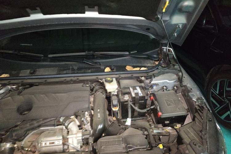 Used Honda Odyssey 2018 2.4L Smart Edition Engine Bay Left