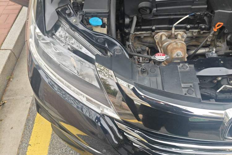 Used Honda Odyssey 2018 2.4L Smart Edition Engine Bay Right