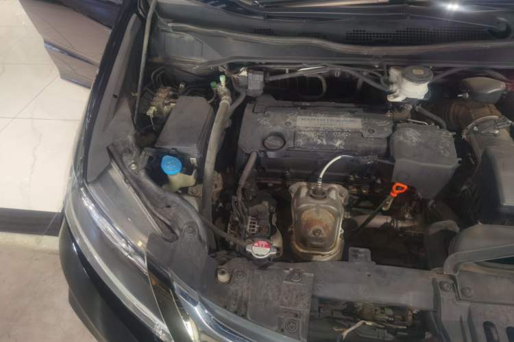 Used Honda Odyssey 2018 2.4L Luxury Edition Engine Bay Right