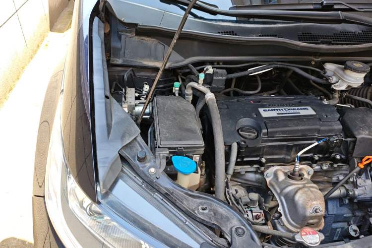Used Honda Odyssey 2018 2.4L Luxury Edition Engine Bay Right