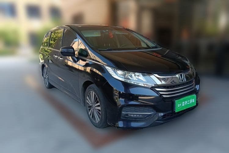Used Honda Odyssey 2018 2.4L Luxury Edition Front Right 45 Deg