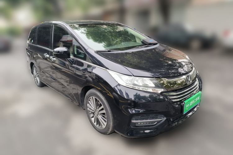Used Honda Odyssey 2018 2.4L Luxury Edition Front Right 45 Deg
