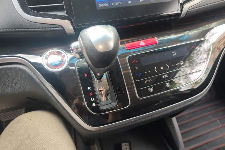 Used Honda Odyssey 2018 2.4L Smart Edition Gear Lever