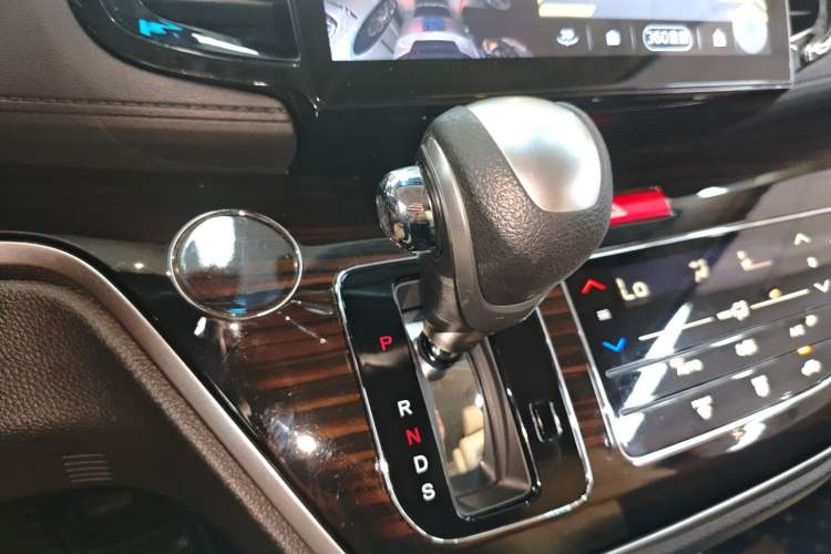 Used Honda Odyssey 2018 2.4L Comfort Version Gear Lever