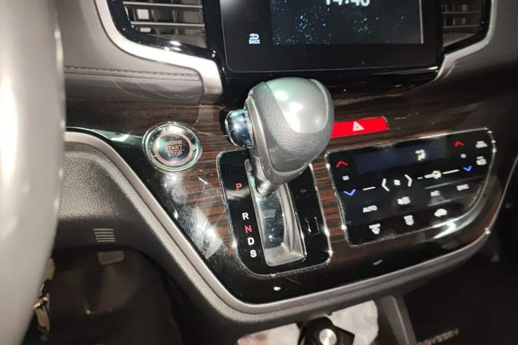 Used Honda Odyssey 2018 2.4L Smart Edition Gear Lever