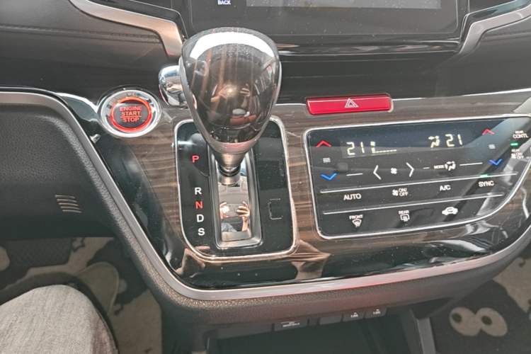 Used Honda Odyssey 2018 2.4L Luxury Edition Gear Lever