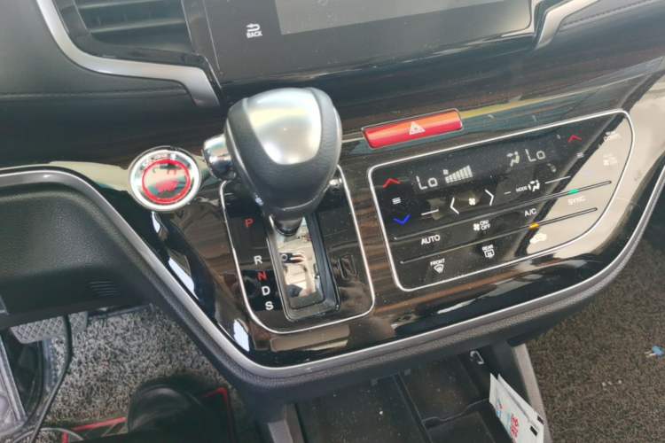 Used Honda Odyssey 2018 2.4L Smart Edition Gear Lever