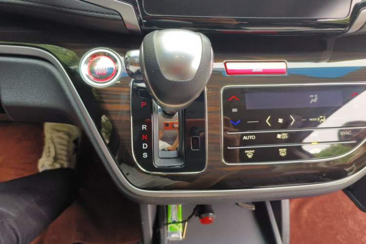 Used Honda Odyssey 2018 2.4L Luxury Edition Gear Lever