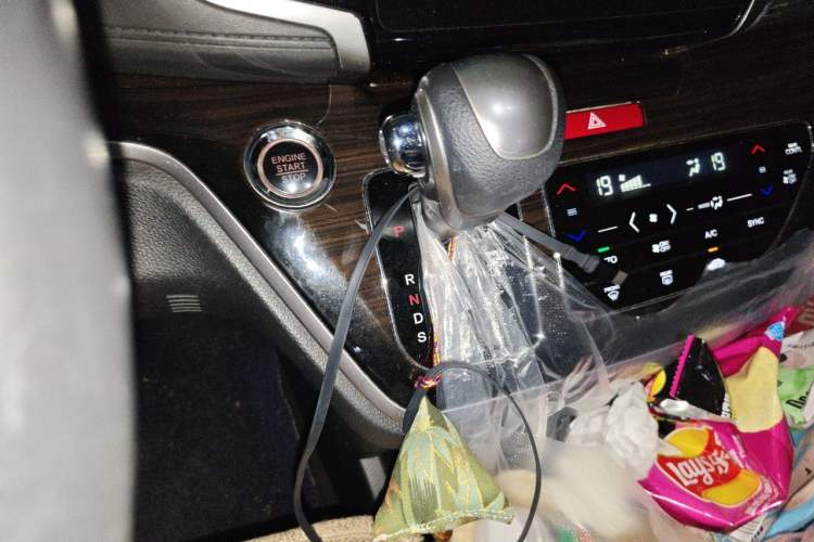 Used Honda Odyssey 2018 2.4L Smart Edition Gear Lever