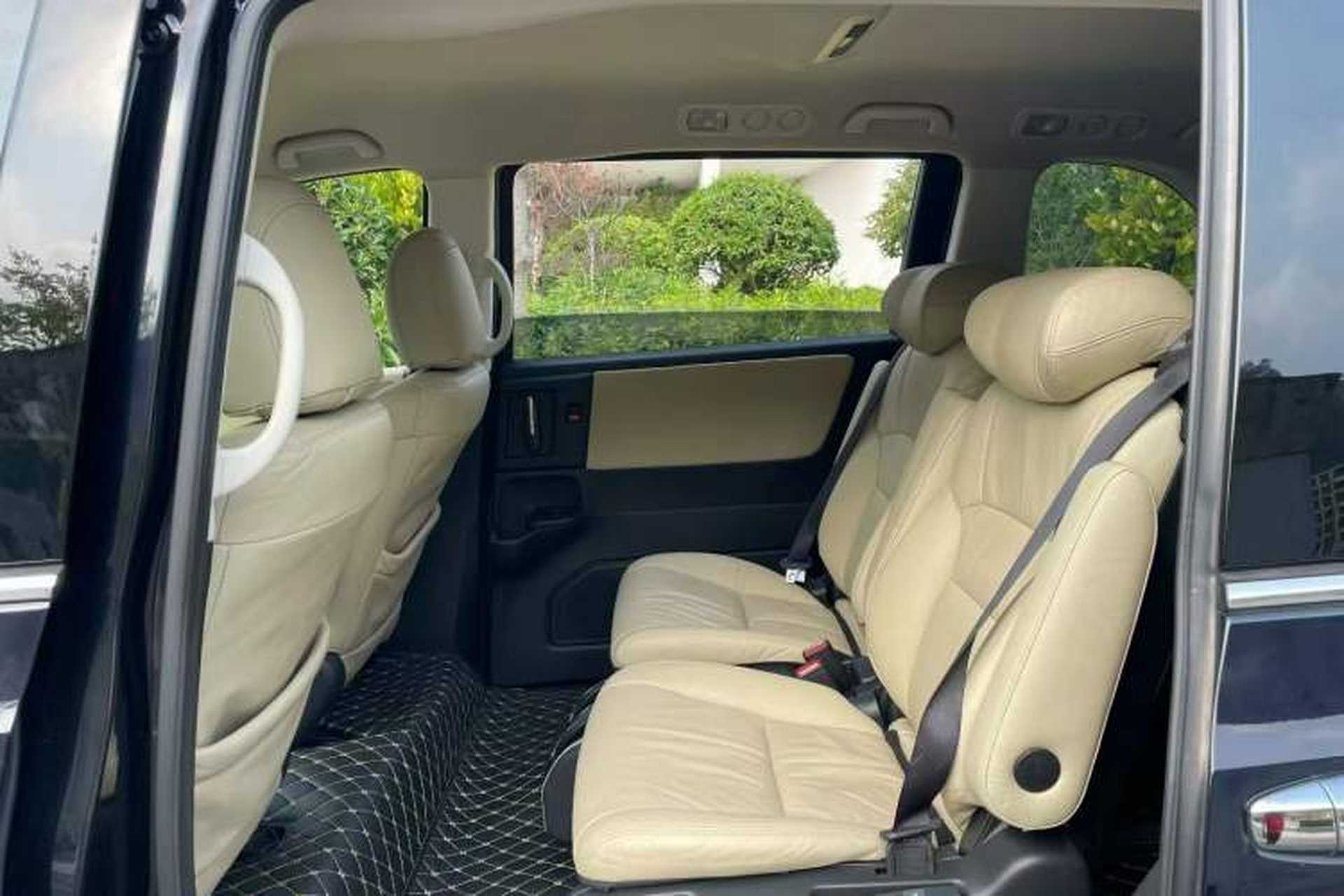 Used Honda Odyssey 2018 2.4L Comfort Version Interior 2