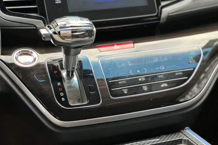 Used Honda Odyssey 2018 2.4L Smart Edition Interior 3