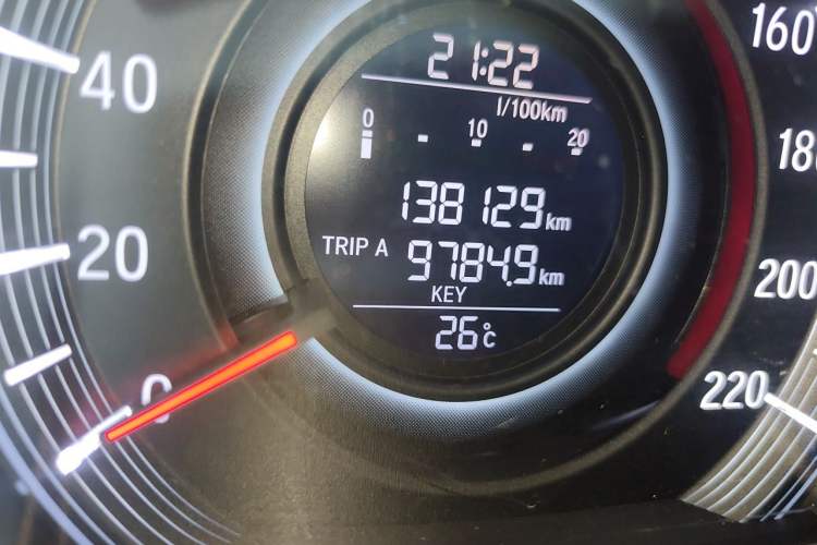 Used Honda Odyssey 2018 2.4L Smart Edition Odometer Close Up
