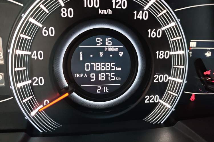 Used Honda Odyssey 2018 2.4L Luxury Edition Odometer Close Up