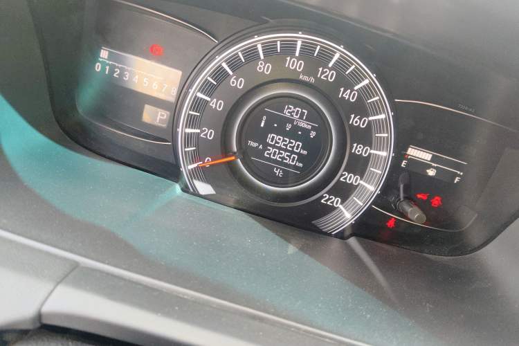 Used Honda Odyssey 2018 2.4L Smart Edition Odometer Close Up