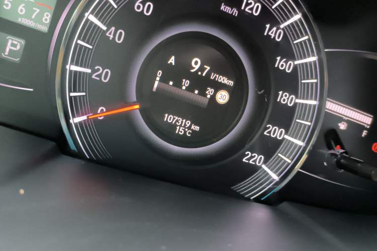 Used Honda Odyssey 2018 2.4L Prestige Edition Odometer Close Up
