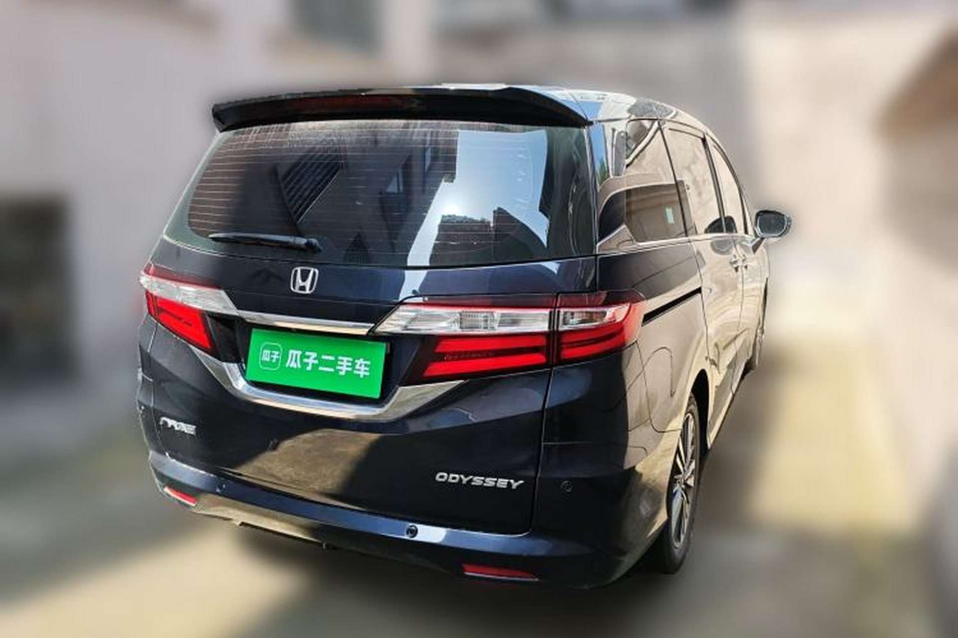 Used Honda Odyssey 2018 2.4L Luxury Edition Rear Right 45 Deg