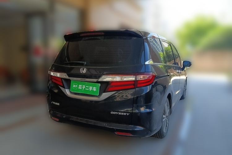 Used Honda Odyssey 2018 2.4L Luxury Edition Rear Right 45 Deg