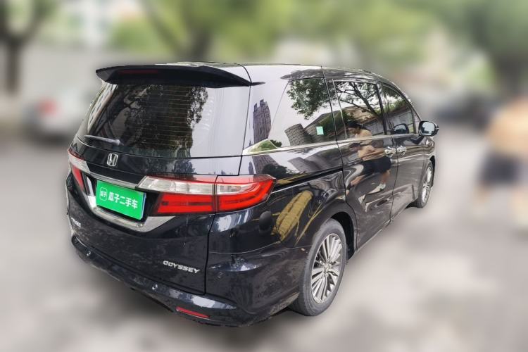 Used Honda Odyssey 2018 2.4L Luxury Edition Rear Right 45 Deg