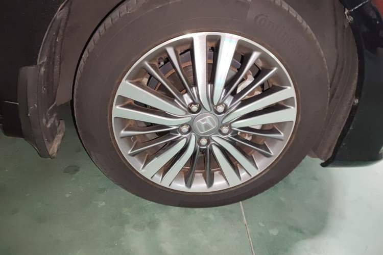Used Honda Odyssey 2018 2.4L Smart Edition Right Front Wheel Hub