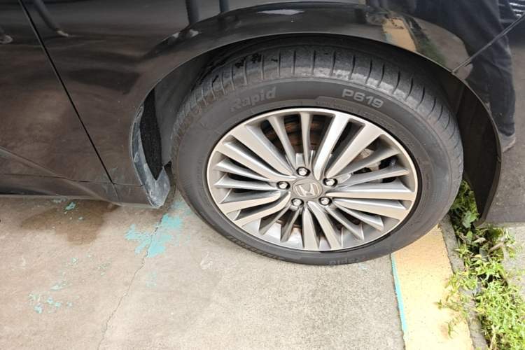 Used Honda Odyssey 2018 2.4L Luxury Edition Right Front Wheel Hub