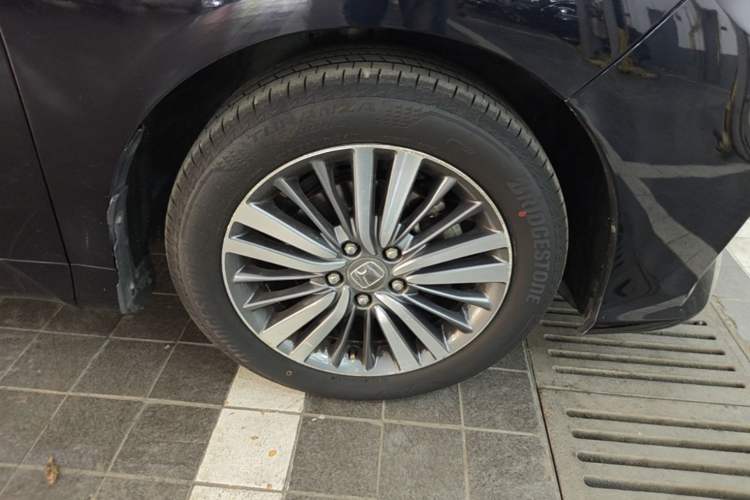 Used Honda Odyssey 2018 2.4L Smart Edition Right Front Wheel Hub