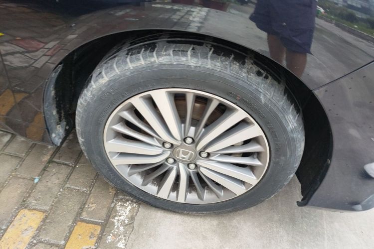 Used Honda Odyssey 2018 2.4L Luxury Edition Right Front Wheel Hub