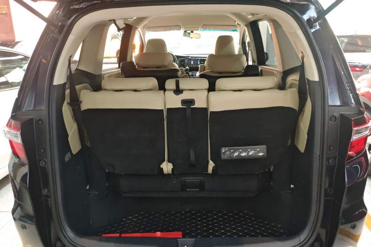 Used Honda Odyssey 2018 2.4L Comfort Version Trunk