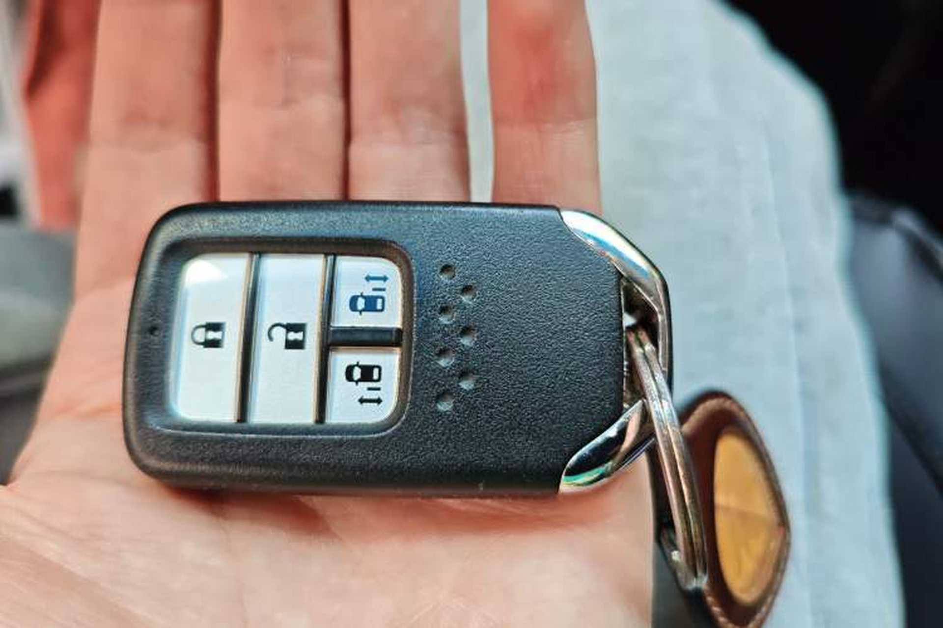 Used Honda Odyssey 2018 2.4L Luxury Edition Vehicle Key