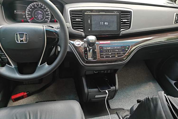 Used Honda Odyssey 2018 2.4L Luxury Edition Audio And AC Panel