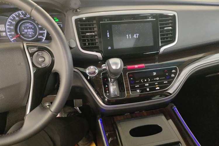 Used Honda Odyssey 2018 2.4L Smart Edition Audio And AC Panel