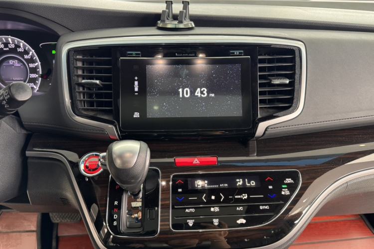 Used Honda Odyssey 2018 2.4L Smart Edition Audio And AC Panel