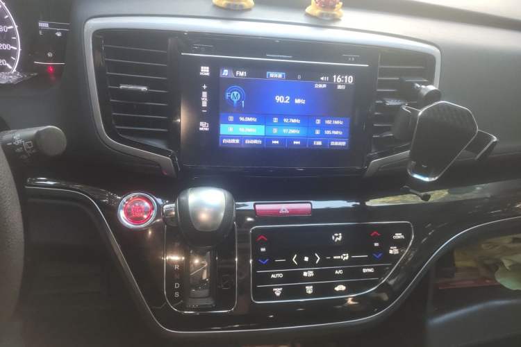 Used Honda Odyssey 2018 2.4L Luxury Edition Audio And AC Panel
