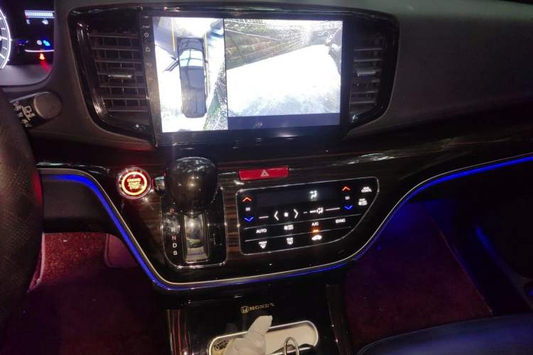 Used Honda Odyssey 2018 2.4L Luxury Edition Audio And AC Panel